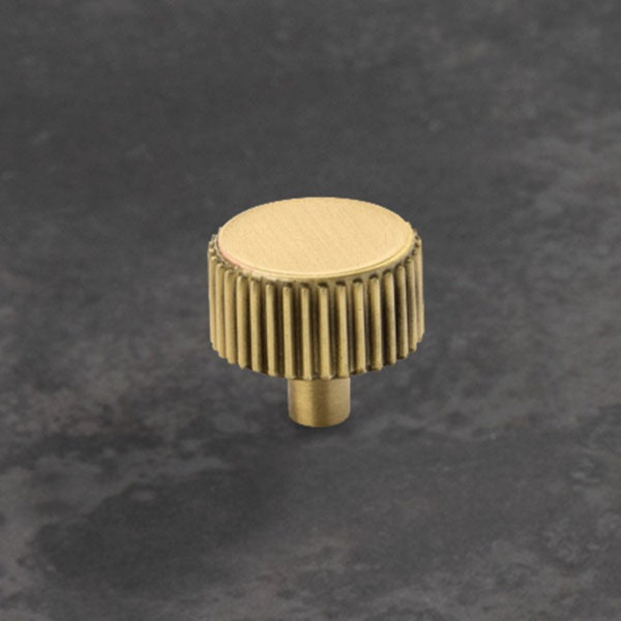 Momo Handles Barrington Knob Matt Brass