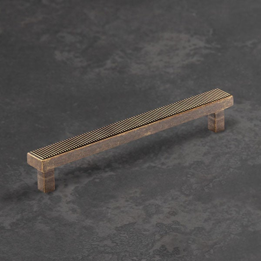 Momo Handles Barrington Bar Handle Bronze