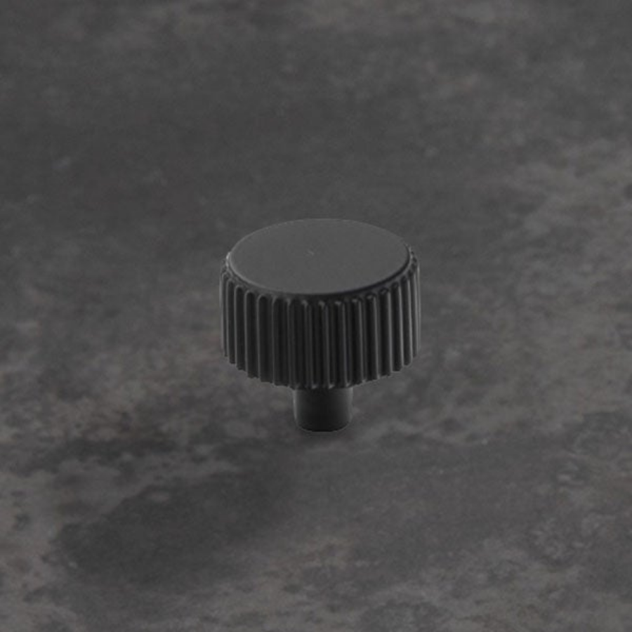 Momo Handles Barrington Knob Matt Black