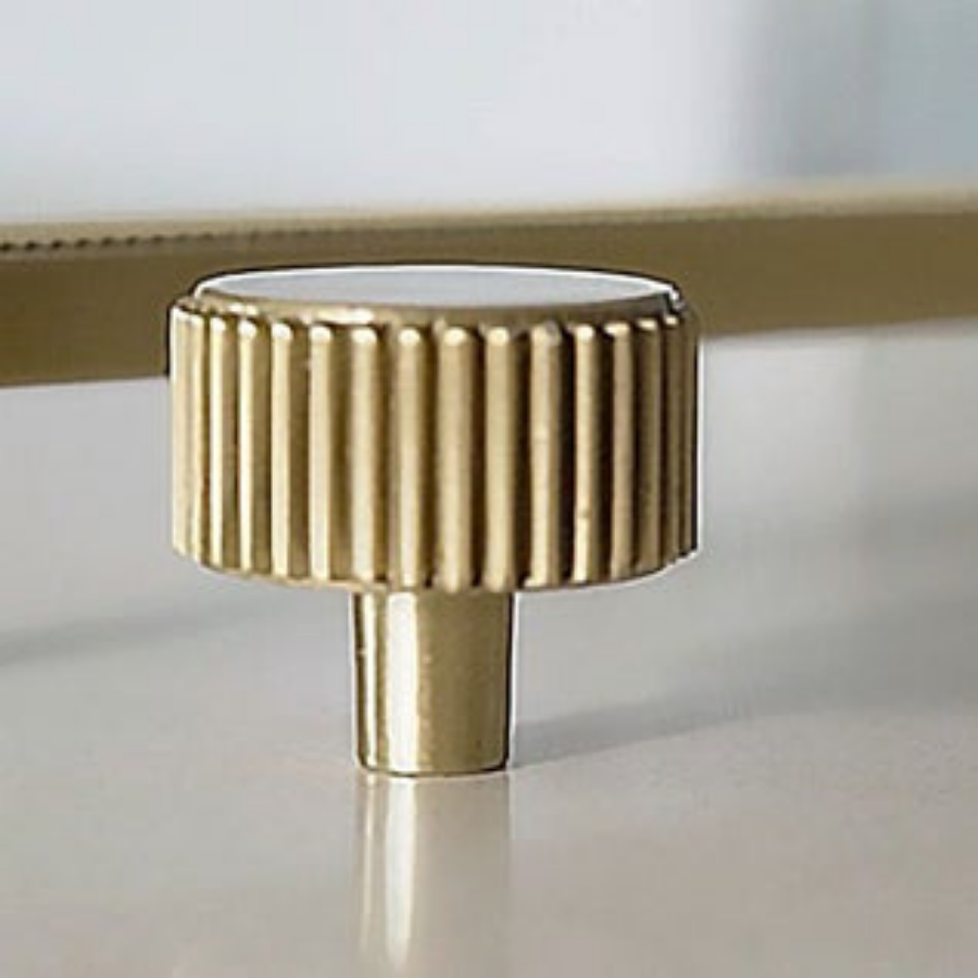 Momo Handles Barrington Knob Matt Brass