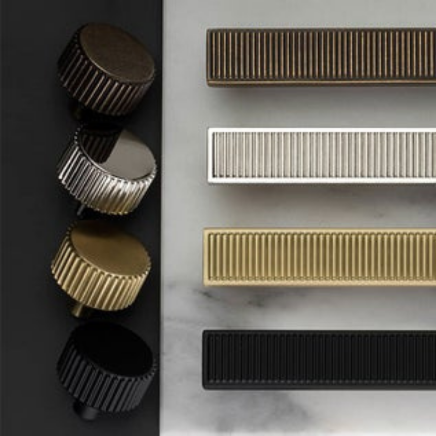 Momo Handles Barrington Knob Polished Nickel