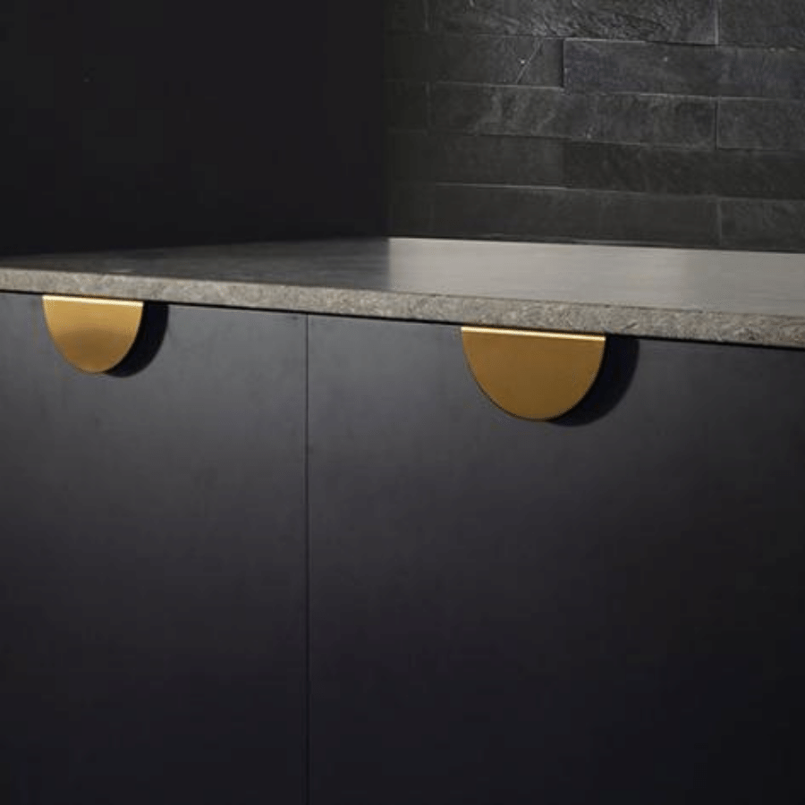 Momo Handles Sola Half Round Lip Pull Brushed Brass