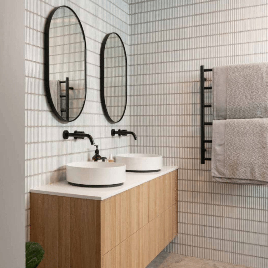heated-towel-rail-6r-OND-6R-BK:Warm and Cozy