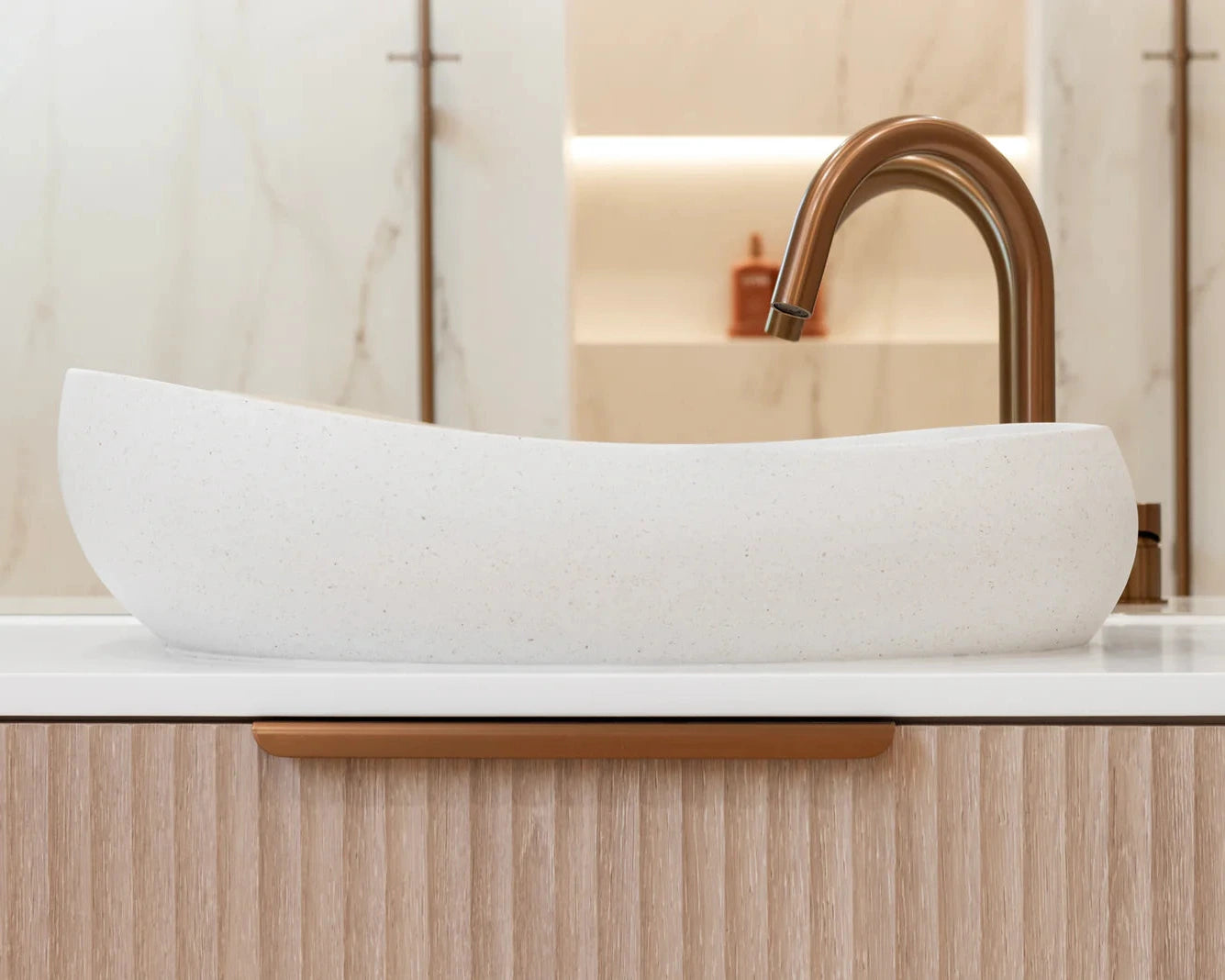 Meir Öppen Edge-Pull 300mm Cabinet Handle - PVD Lustre Bronze