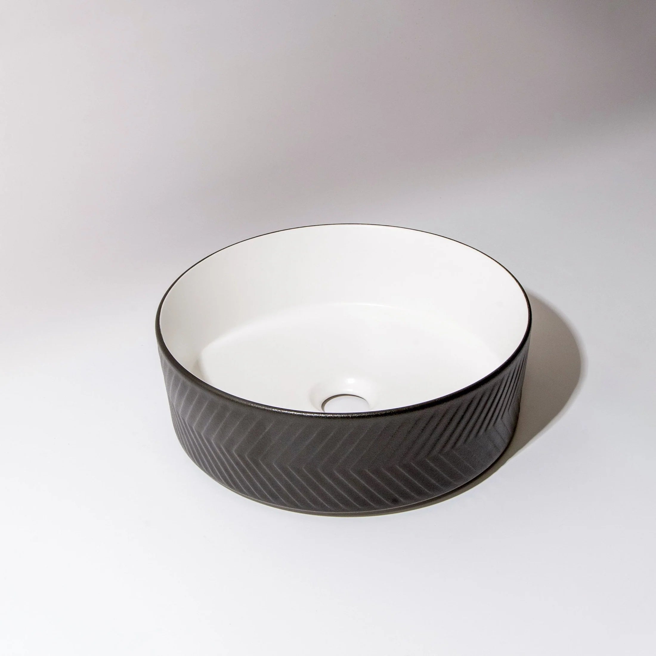 Claya above-counter ceramic basin - P-Arrow-36-TMB